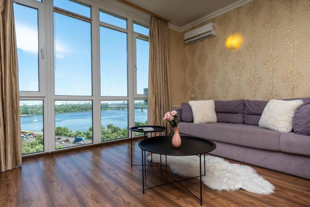 Apartments With Crazy Panoramic View Of The Dniepr كييف المظهر الخارجي الصورة