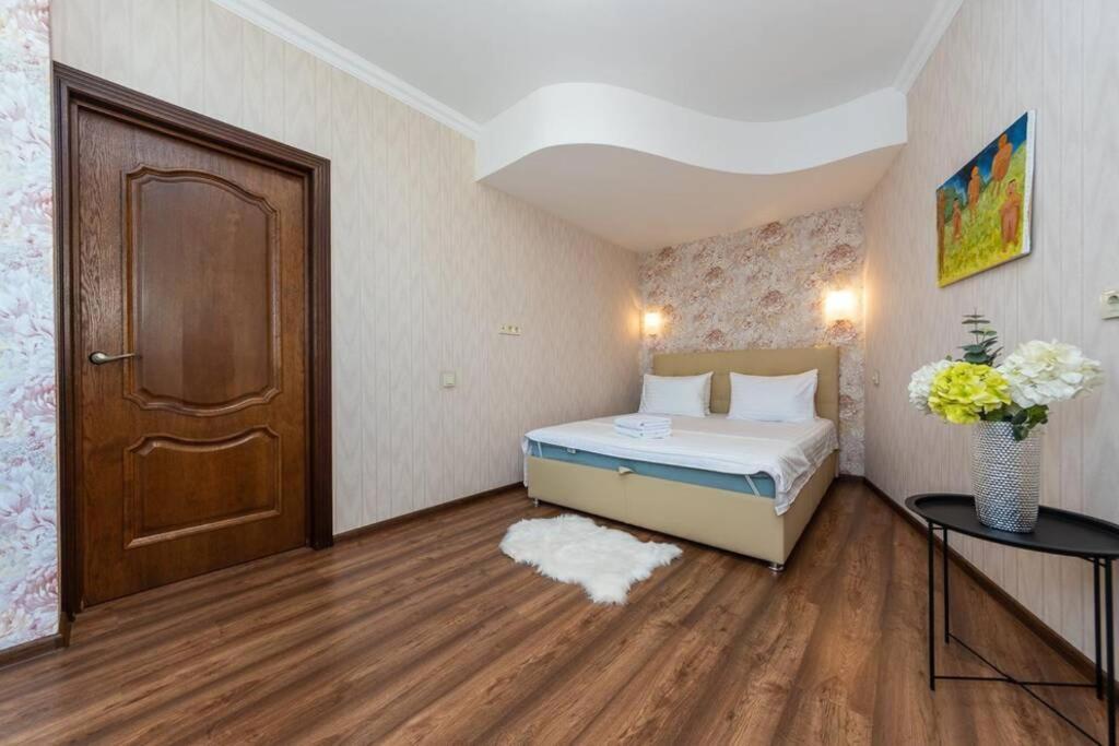 Apartments With Crazy Panoramic View Of The Dniepr كييف المظهر الخارجي الصورة