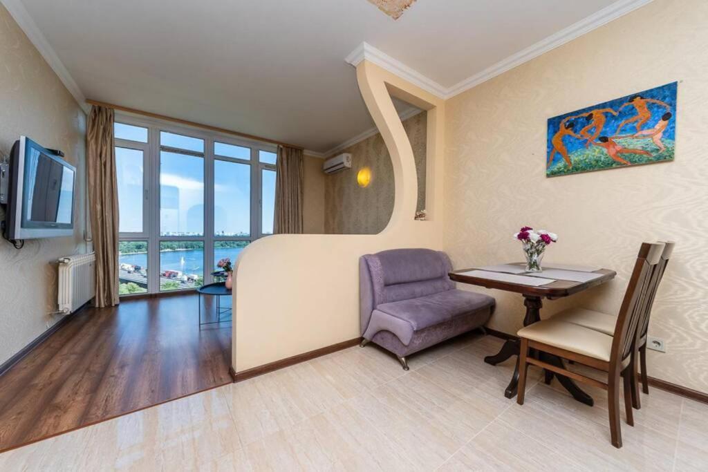 Apartments With Crazy Panoramic View Of The Dniepr كييف المظهر الخارجي الصورة