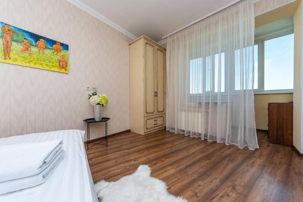 Apartments With Crazy Panoramic View Of The Dniepr كييف المظهر الخارجي الصورة