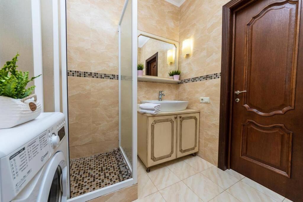 Apartments With Crazy Panoramic View Of The Dniepr كييف المظهر الخارجي الصورة