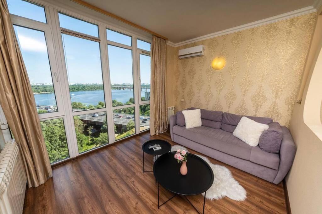 Apartments With Crazy Panoramic View Of The Dniepr كييف المظهر الخارجي الصورة